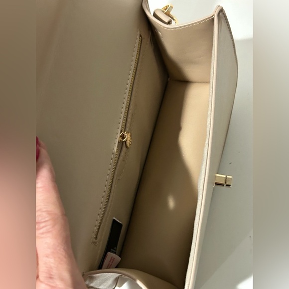 Valentino by Mario Valentino Tan Quilted Crossbody Camera Bag NWT - Picture 8 of 11